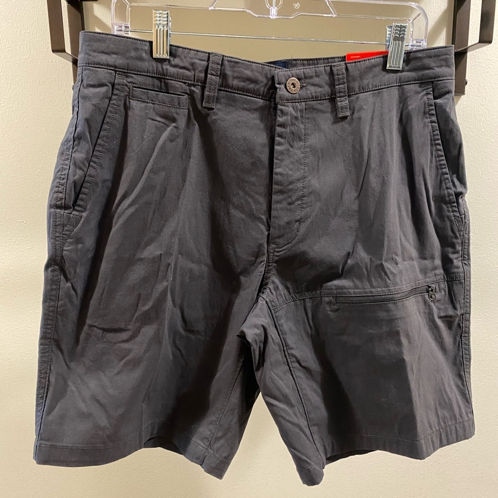 The North Face Men’s Granite Face Shorts (size 32 regular)